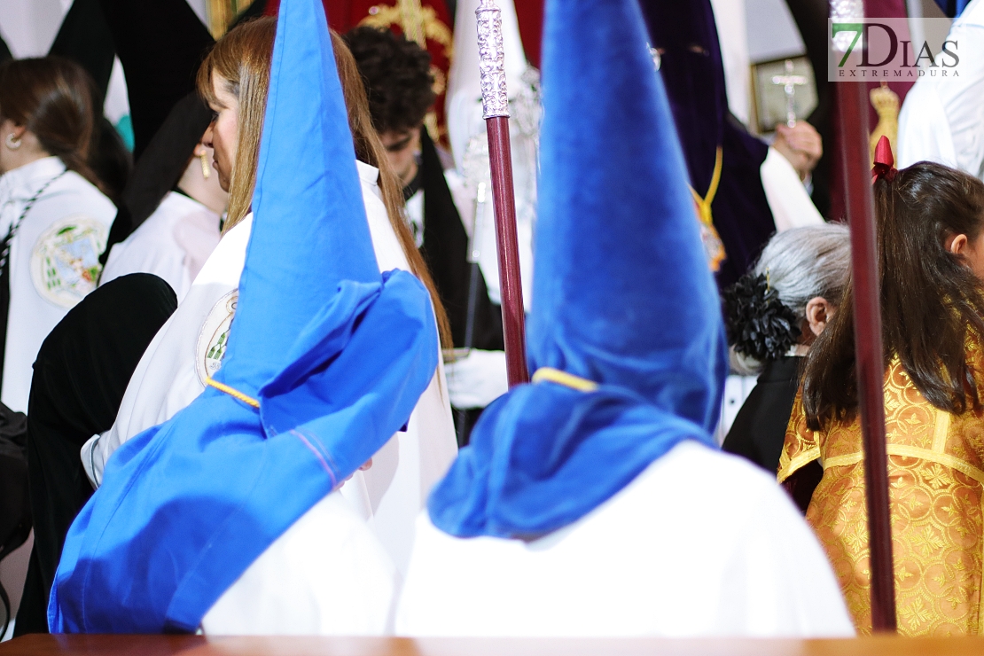 Miles de personas acuden a las puertas de San Agustín y la Ermita de la Soledad este Viernes Santo