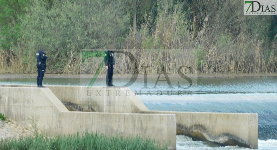 Buscan a una persona que se ha precipitado al río Guadiana en Badajoz