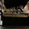 Miles de personas acuden a las puertas de San Agustín y la Ermita de la Soledad este Viernes Santo