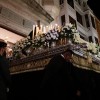 Miles de personas acuden a las puertas de San Agustín y la Ermita de la Soledad este Viernes Santo