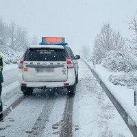 Carreteras cortadas este domingo por la nevada en Extremadura