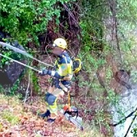 Una mujer es rescatada con vida tras caer por un barranco en el norte de Cáceres