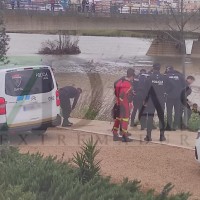 Sacan a una mujer del río Guadiana en Badajoz