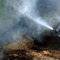 Incendio en una explotación ganadera de Siruela (BA)