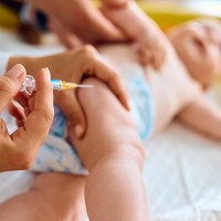 Extremadura implementa un nuevo tipo de vacuna gratuita contra la meningitis