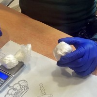 Pillado transportando droga y conduciendo sin carnet por Extremadura