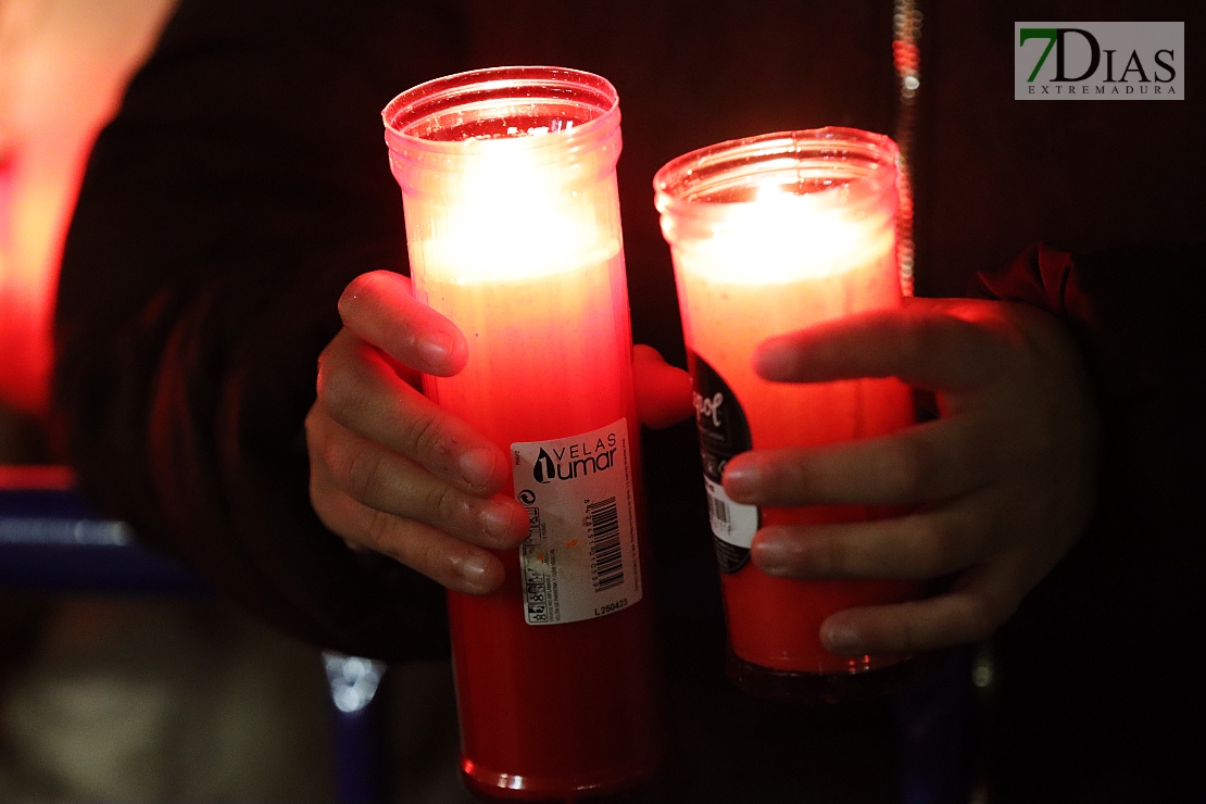 Miles de personas acuden a las puertas de San Agustín y la Ermita de la Soledad este Viernes Santo