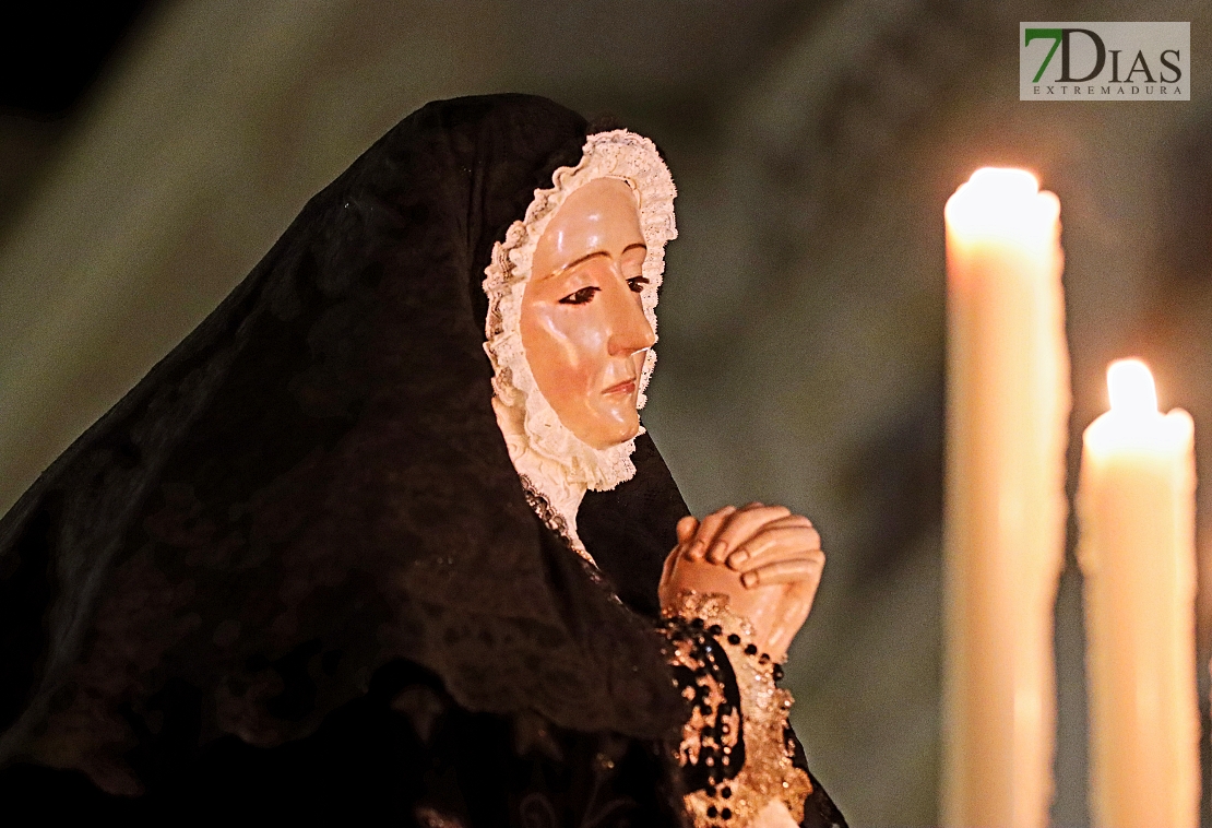 Miles de personas acuden a las puertas de San Agustín y la Ermita de la Soledad este Viernes Santo