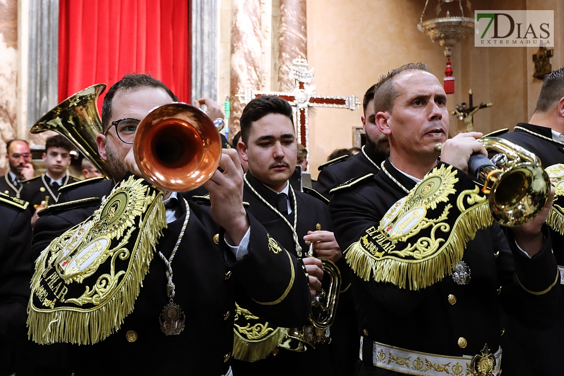 Un Jueves Santo pasado por agua y lágrimas en Badajoz