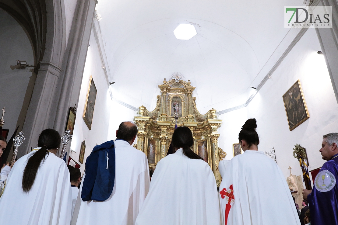 Miles de personas acuden a las puertas de San Agustín y la Ermita de la Soledad este Viernes Santo