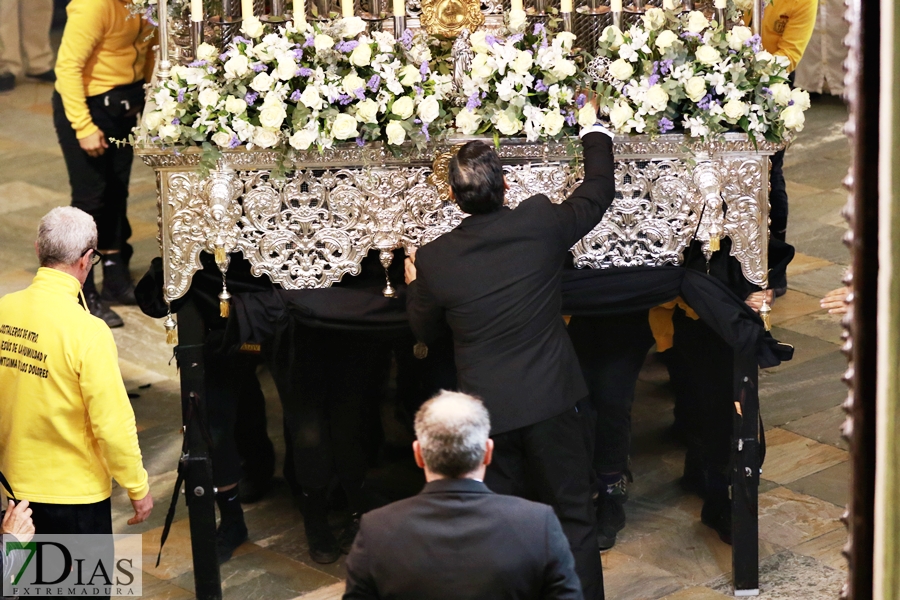 Emotivo Lunes Santo en Badajoz: La Oración en el Huerto y María Santísima de los Dolores salieron a la calle