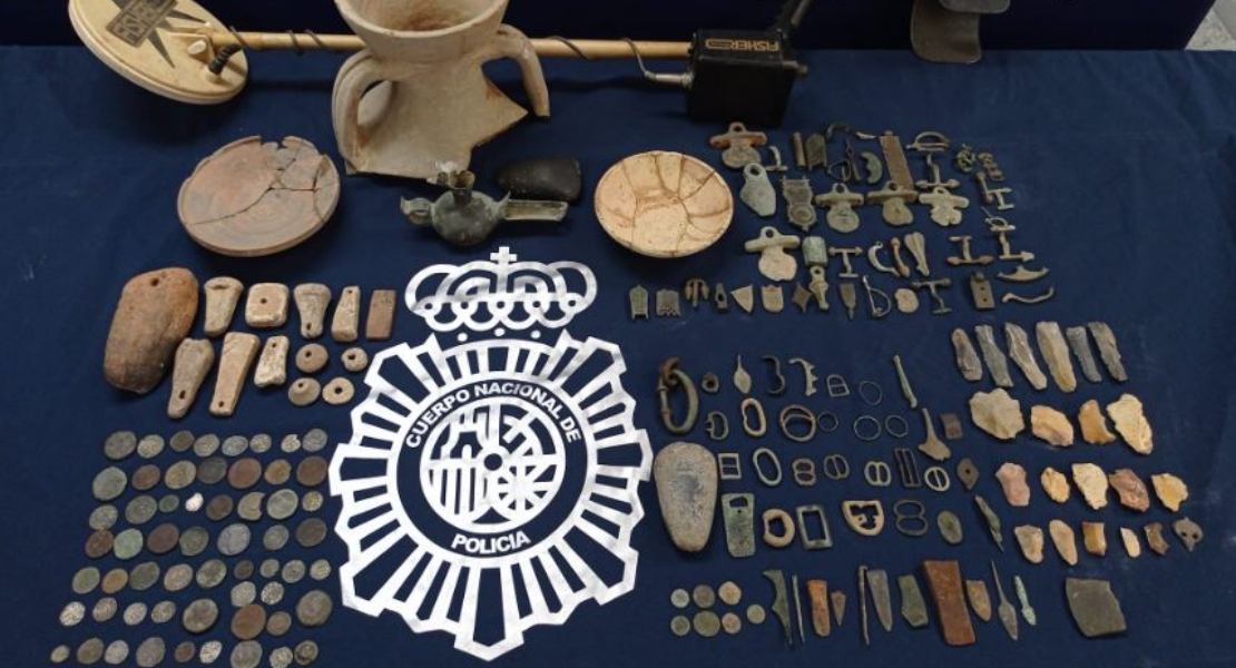 Recuperan casi 200 piezas arqueológicas expoliadas que vendían por redes sociales