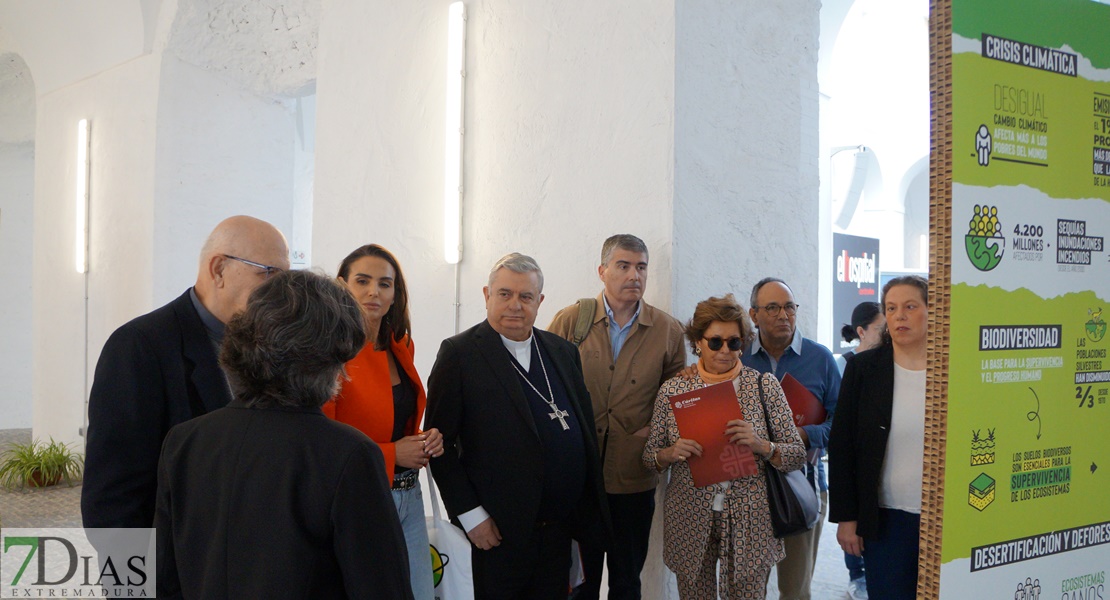 El Hospital Centro Vivo acoge la exposición ‘Los Cuidados Nos Sostienen. Abraza la ecología integral’