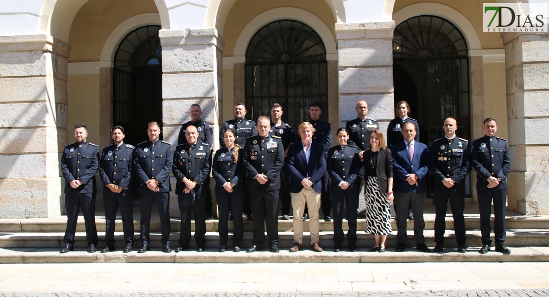Ocho nuevos agentes se incorporan al cuerpo de Policía Local de Badajoz