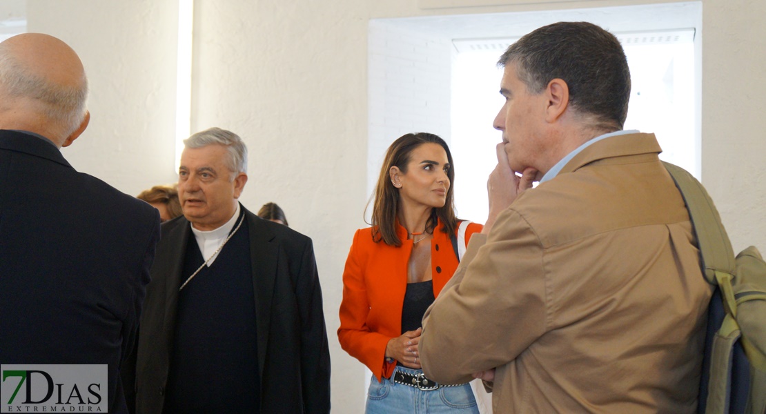 El Hospital Centro Vivo acoge la exposición ‘Los Cuidados Nos Sostienen. Abraza la ecología integral’