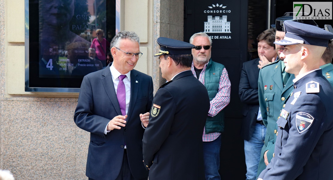 ¡Gorras al aire! Extremadura tiene nuevos policías locales y 7 mandos ascienden