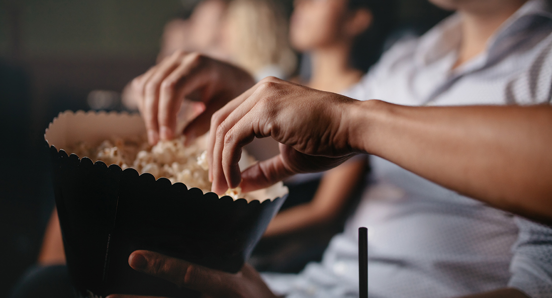 Los mayores de 65 años ya pueden ir al cine por solo 2 €: cómo conseguir entradas