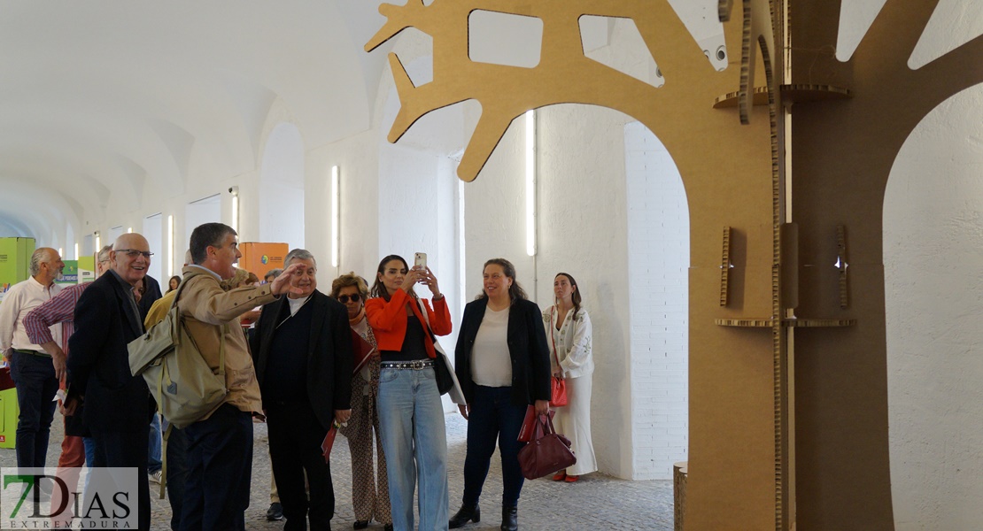 El Hospital Centro Vivo acoge la exposición ‘Los Cuidados Nos Sostienen. Abraza la ecología integral’