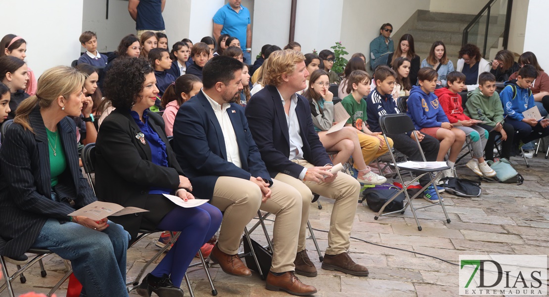 El Museo de la Ciudad acoge una maratón de lectura con motivo del ‘Día del Libro’ en Badajoz