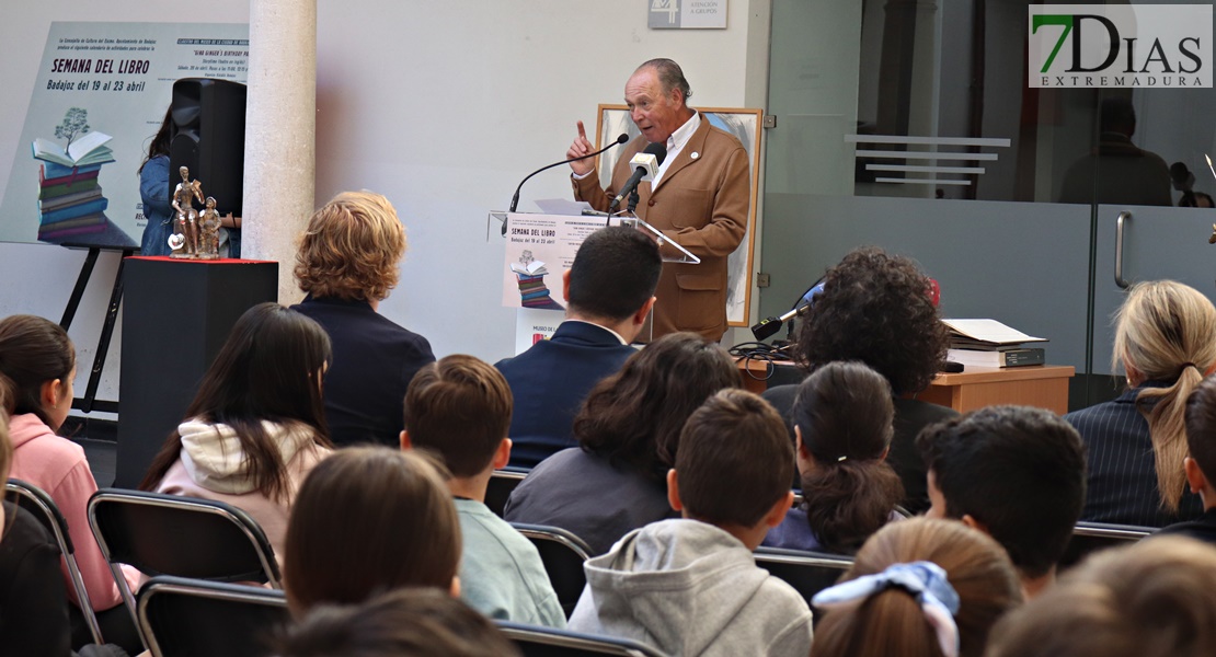 El Museo de la Ciudad acoge una maratón de lectura con motivo del ‘Día del Libro’ en Badajoz