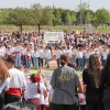 Miles de escolares extremeños bailan el Candil en Badajoz