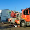 Los bomberos retiran un enorme panal de abejas en Villafranco del Guadiana