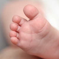 La 'prueba del talón' de los bebés pasará a detectar 11 enfermedades