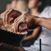 Los mayores de 65 años ya pueden ir al cine por solo 2 €: cómo conseguir entradas