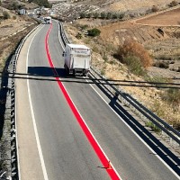 La nueva línea roja en las carreteras: conoce su significado y evita una multa