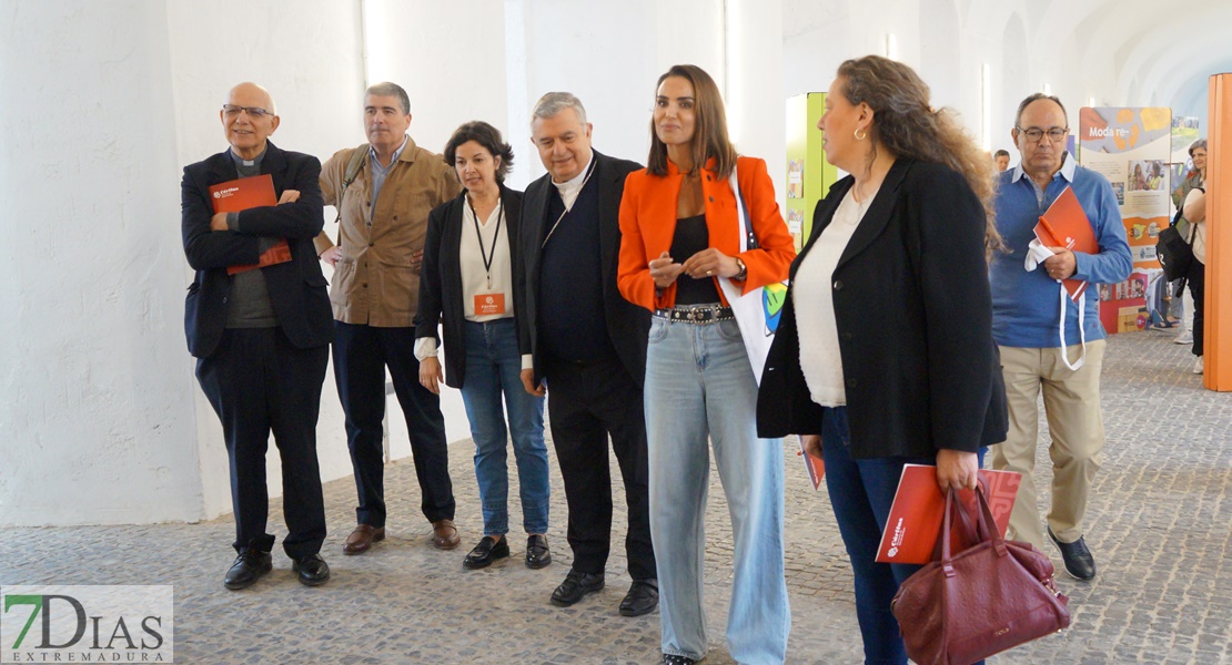 El Hospital Centro Vivo acoge la exposición ‘Los Cuidados Nos Sostienen. Abraza la ecología integral’