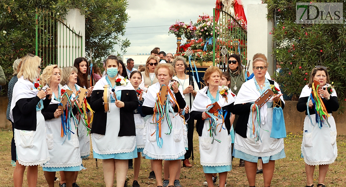 Festividad y folclore acompañan un año más a la Virgen de Bótoa