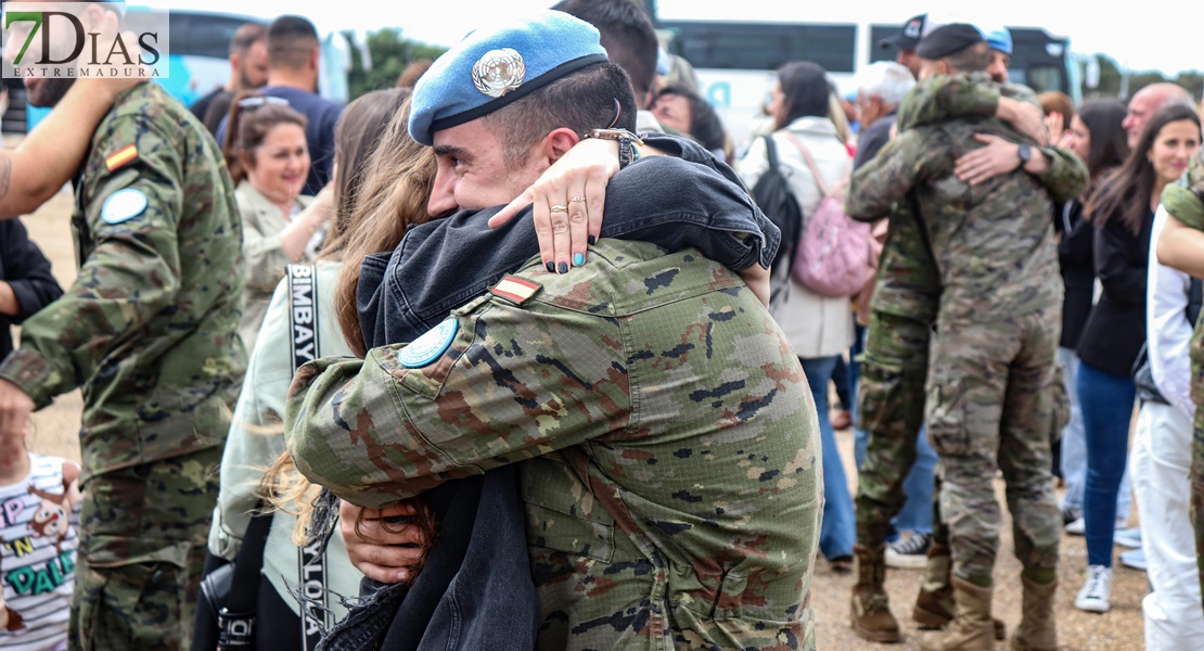 Emoción en la llegada del segundo contingente de militares extremeños a Bótoa