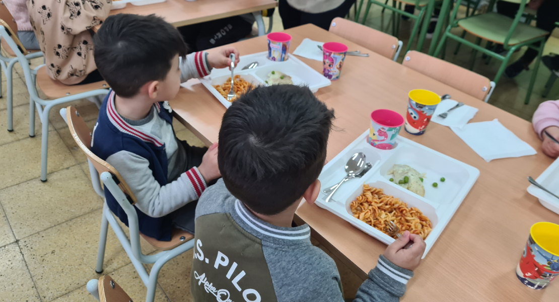 La gratuidad de los comedores premia la contratación de caterings que no son extremeños