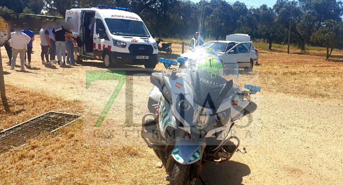 Una joven herida en un accidente de tráfico cerca de la ermita de Bótoa en Badajoz