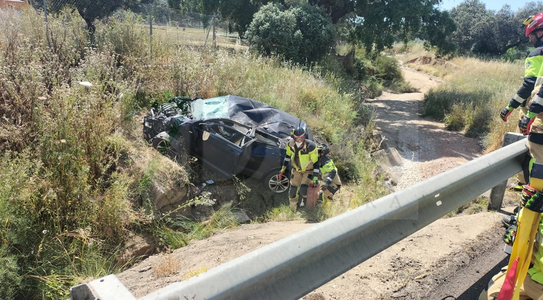Accidente grave en San Isidro: un hombre es excarcelado por los bomberos