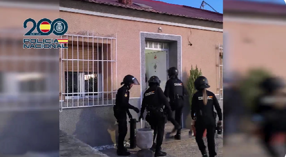 Desarticulan una organización criminal que facilitaba documentación falsa a menores
