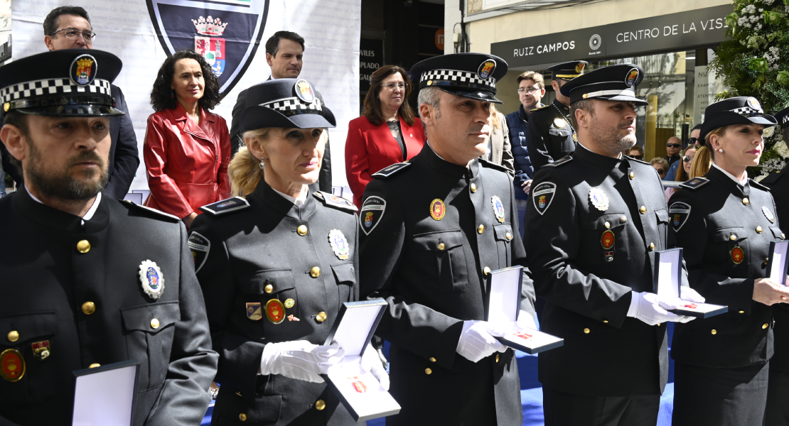 La Junta concede 86 medallas a agentes y mandos por el Día Regional de la Policía Local de Extremadura