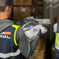Intervienen dos toneladas de camisetas de fútbol falsificadas que iban a ser vendidas en la Eurocopa