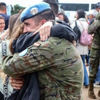 Emoción en la llegada del segundo contingente de militares extremeños a Bótoa