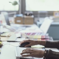 Se mueve la lista de espera de Administrativo y Auxiliar en Extremadura