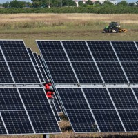 Guardiola: "Las energías renovables generan riqueza, empleo y, por supuesto, fijan población en el medio rural"
