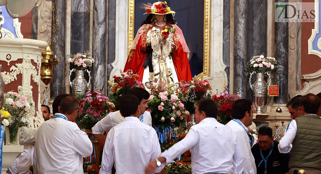 Festividad y folclore acompañan un año más a la Virgen de Bótoa