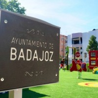 Sacan a licitación el mantenimiento de los parques infantiles de Badajoz