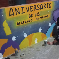 La artista cacereña Bibrarte dona un mural a Amnistía Internacional