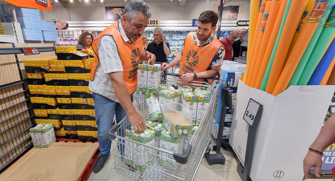 Alerta de una posible estrategia coordinada para hundir los precios de la leche