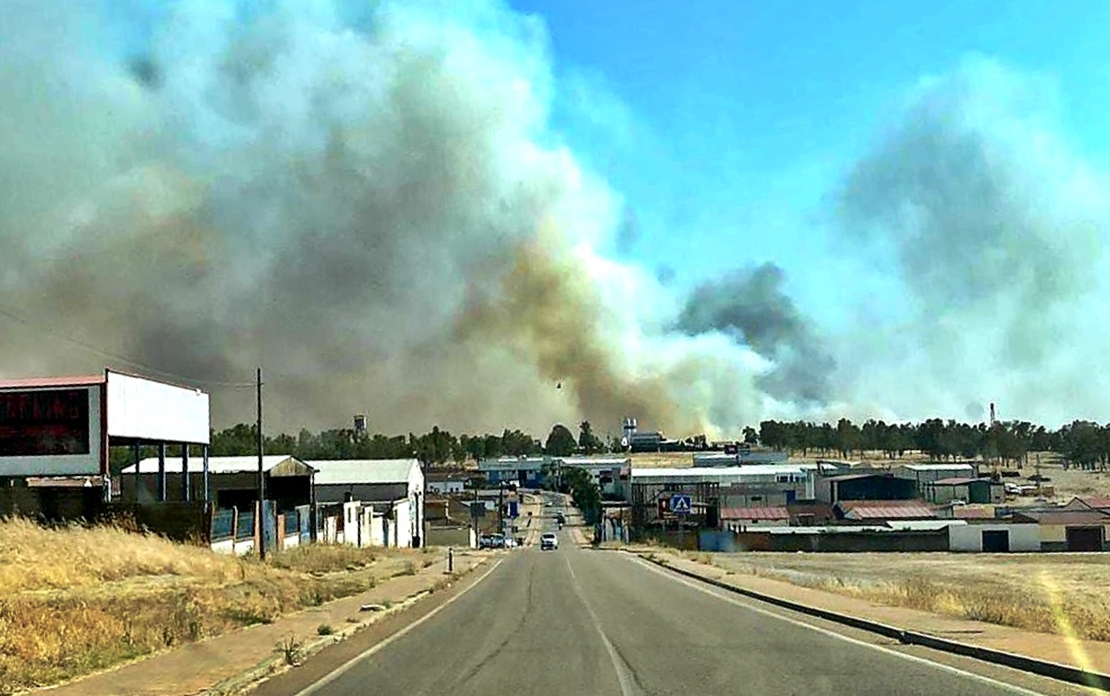 El Infoex da por estabilizado el incendio forestal de Campanario