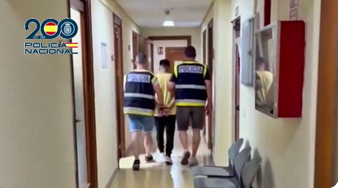 Detenido un peligroso fugitivo buscado por estrangular a su pareja mientras dormía