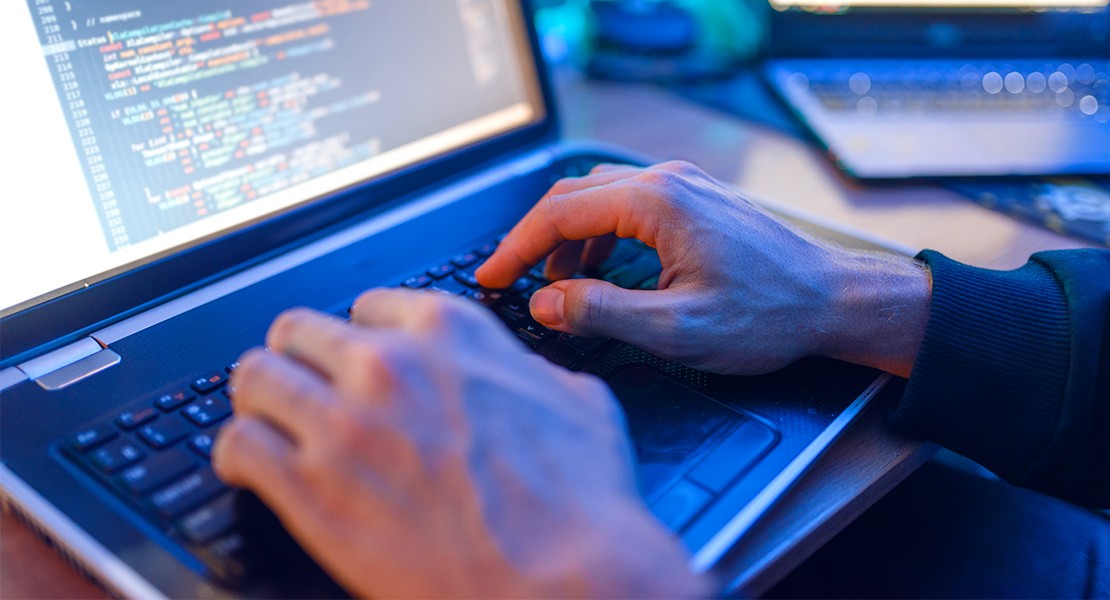 Avisan de los datos que nunca debes compartir en internet para evitar los timos