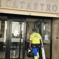 Un suceso en el Catastro de Badajoz moviliza a la Policía Nacional y sanitarios