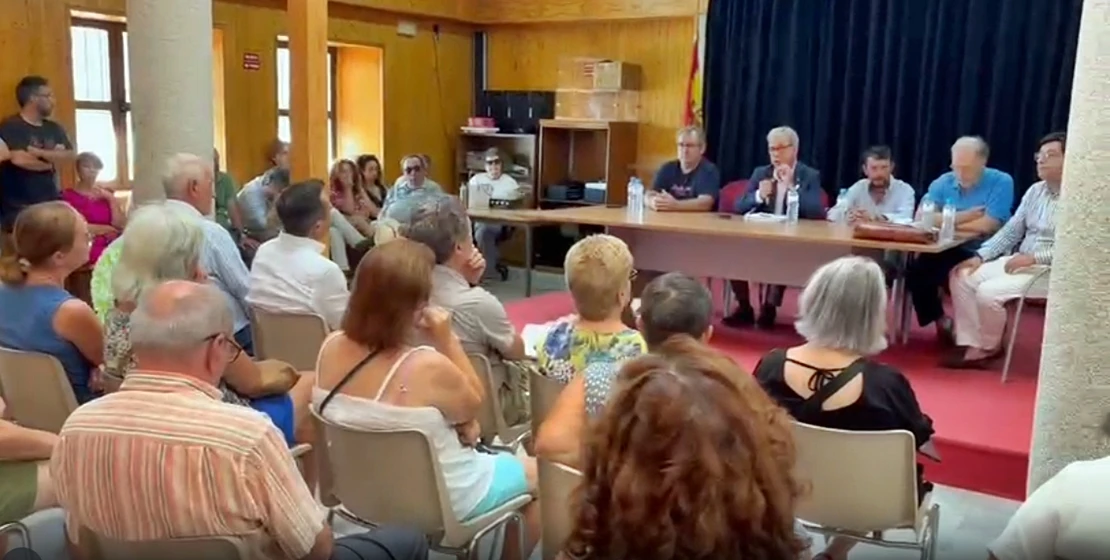 Reunión con los vecinos de Oliva de Plasencia para resolver dudas sobre la instalación de la planta de biometano